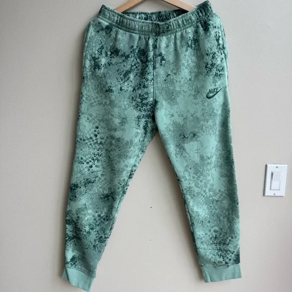 Nike Men’s Green Tie-Dye Joggers Fleece Sweatpants - Picture 3 of 11